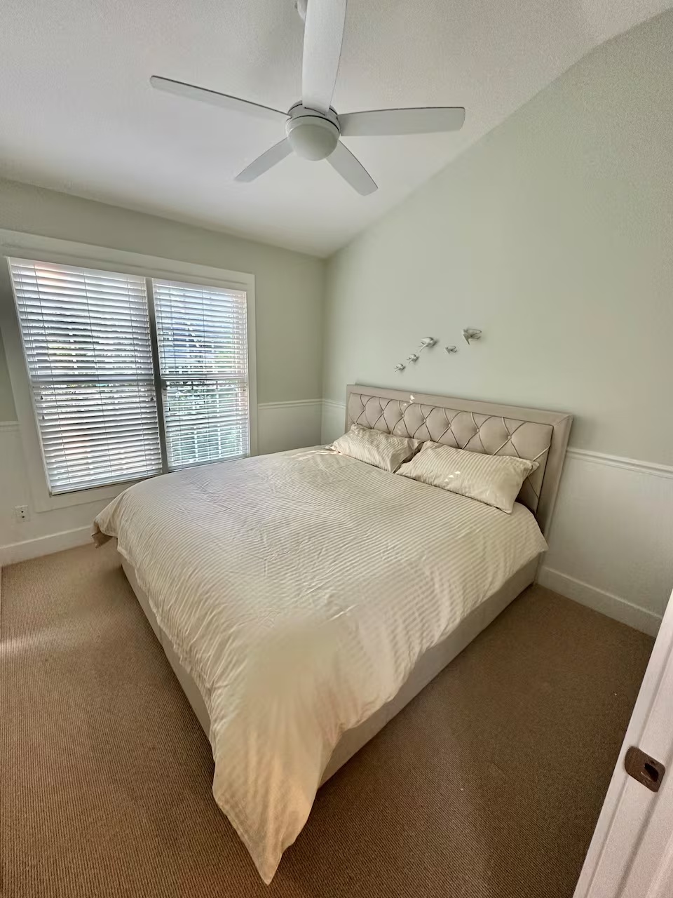 King bedroom at Modern Cozy Home